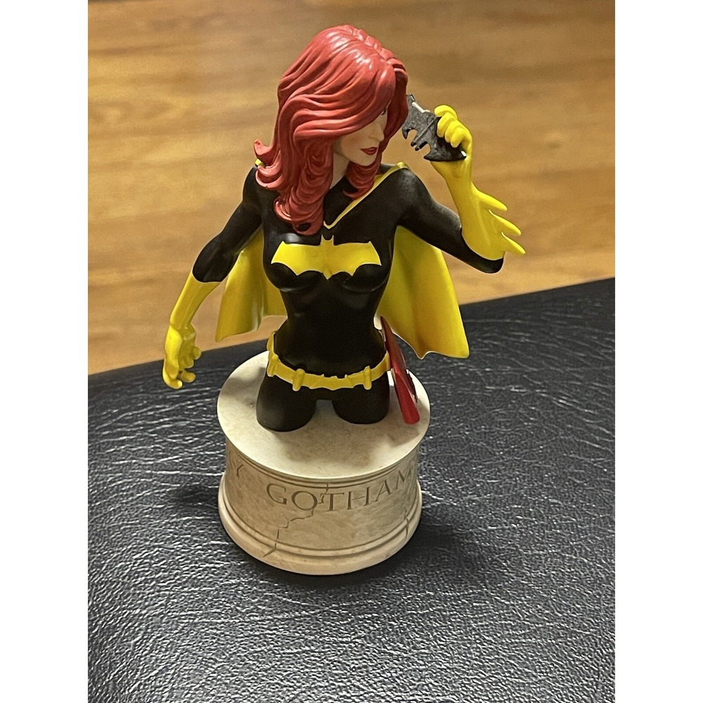 BATGIRL DC Direct Women of the DC Universe Mini-Bust Figurine‎ LTD 3342of 7000